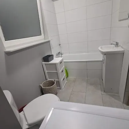 Piano Apartment *